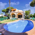 Modern With A Private Pool Vilamoura