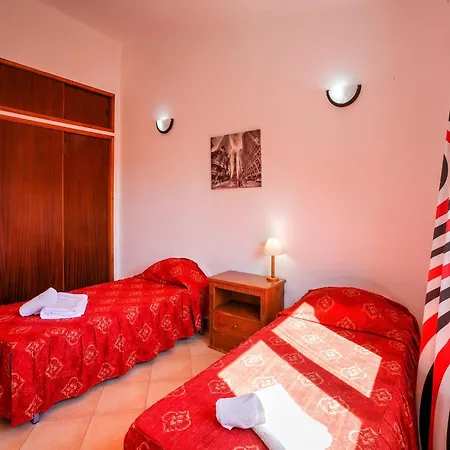 Modern With A Private Pool Vilamoura