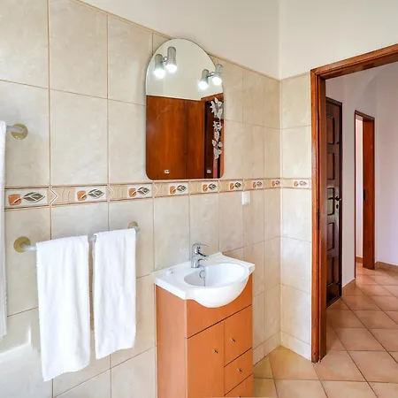 Modern With A Private Pool * Vilamoura