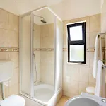 Modern With A Private Pool فيلامورا